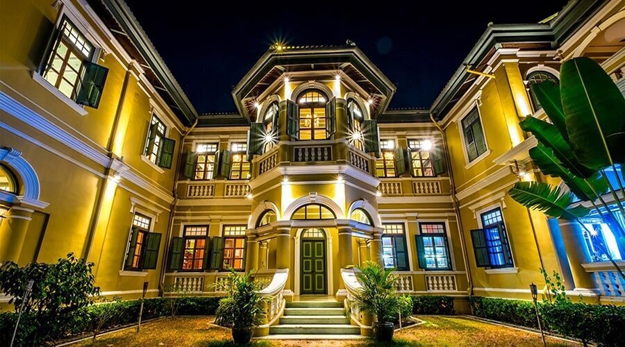 معنای ویلای لاکچری و اکازیون چیست؟