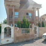 ویلا دوبلکس با حیاط زیبا