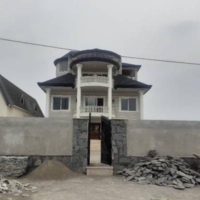 ویلا تریبلکس در نخ شمال با دو استخر