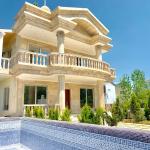 ویلای جنگلی با منظره‌ی بی‌نظیر