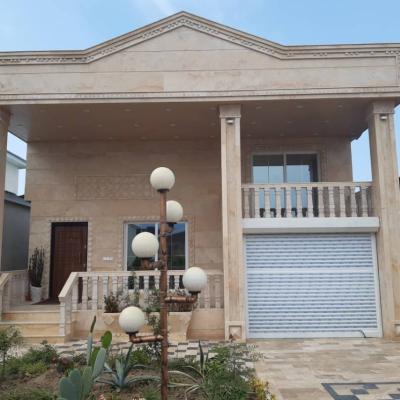 خرید ویلا نیم پیلوت شیک و جذاب