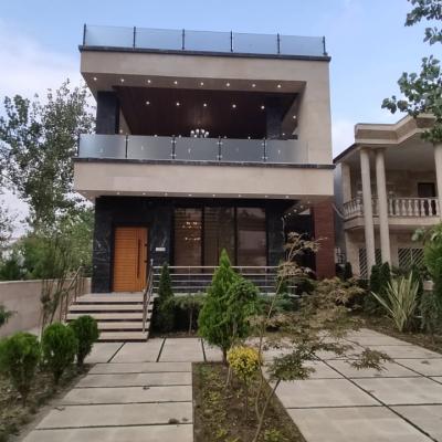 ویلا تریبلکس مدرن شهرکی با سند تکبرگ