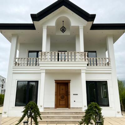 ویلا نما کلاسیک با ویو بی نظیر