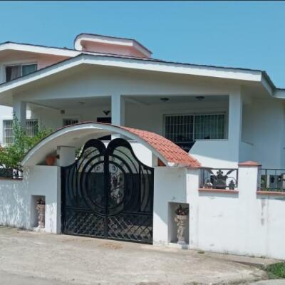 ویلا باغ فرنیش با چشم انداز زیبا