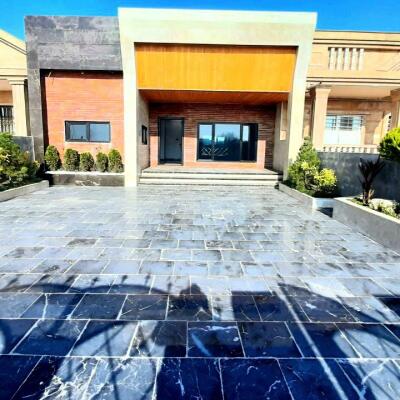 ویلا همکف مدرن حیاط دار