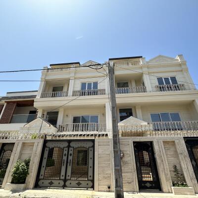 ویلای استخردار با آسانسور در خط دریا