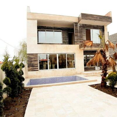 ویلا 360 متری با استخر بیرون و روف گاردن با دید آزاد