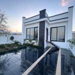 ویلا فلت مدرن روف دار با ویو جنگل