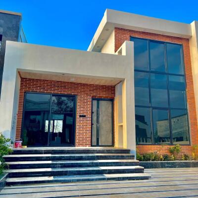 ویلا نیم پیلوت مدرن در شهرک برند