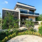 ویلا باغ تریبلکس استخردار با مدارک تکمیل و قابل تهاتر